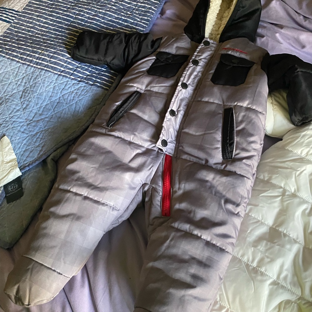 Snowsuits - Picture 2 of 6
